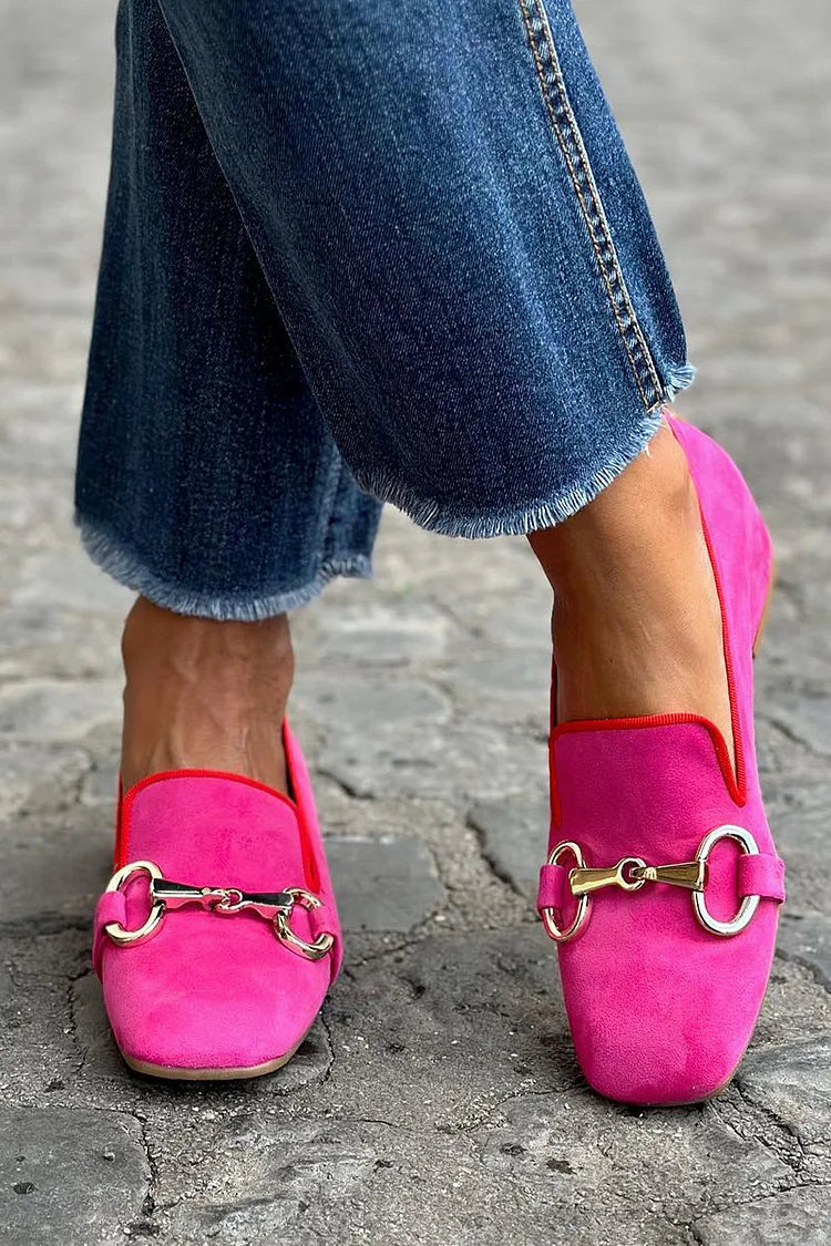 Nia | Fluorescent loafer detail