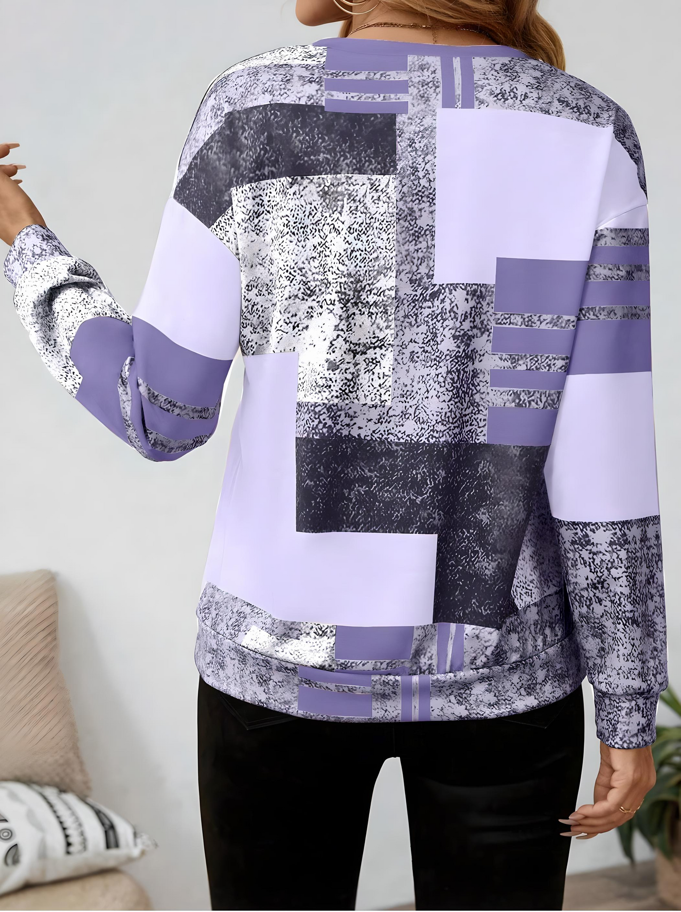 Hilda – Modern Sweatshirt with Vintage Flair